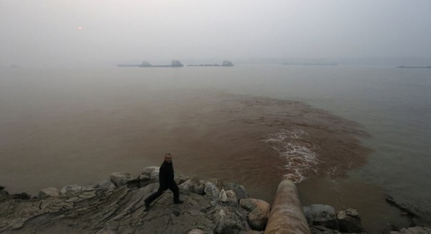 China Pollution Images - slurry pipe