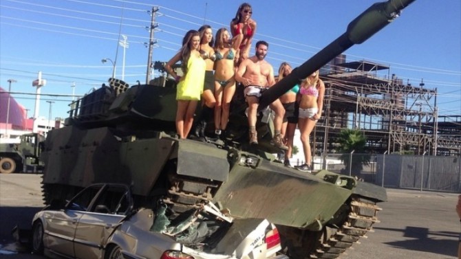 Dan Bilzerian Tanks Girls