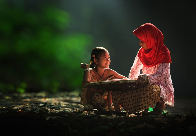 Herman Damar Indonesia - mother and daughter