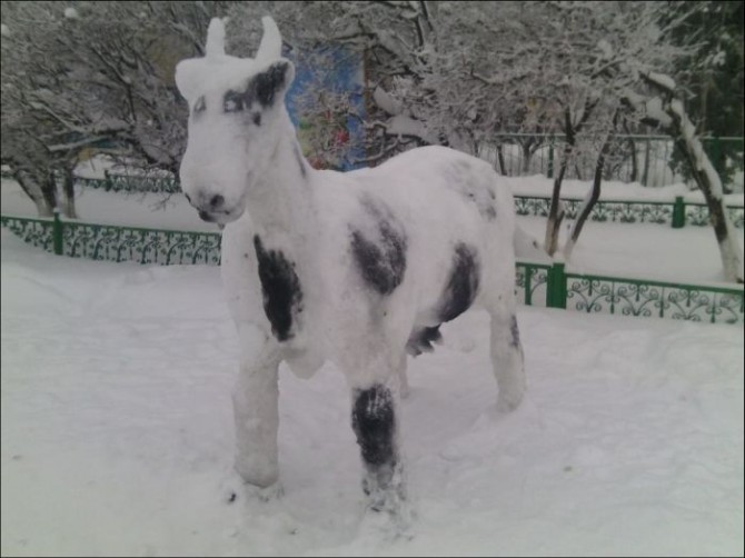 Snow Sculptures - Children Of Tatarstan - Goat