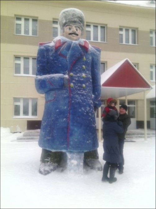 Snow Sculptures - Children Of Tatarstan - Stalin