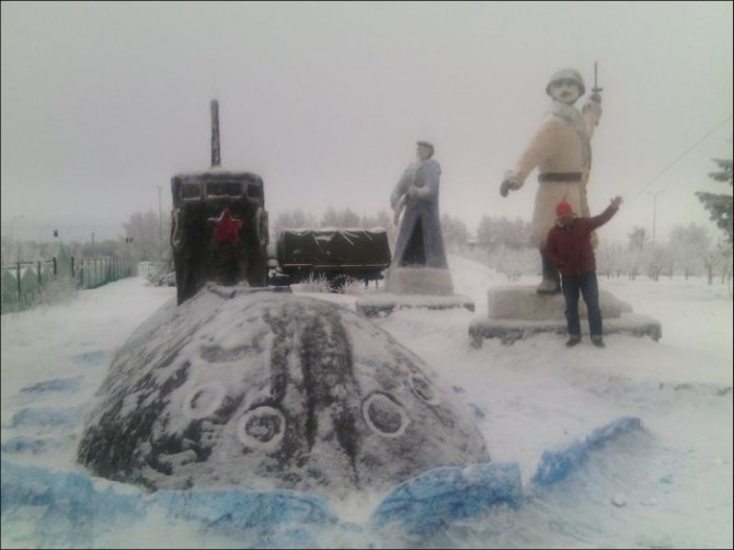 Snow Sculptures - Children Of Tatarstan - Submarine 2