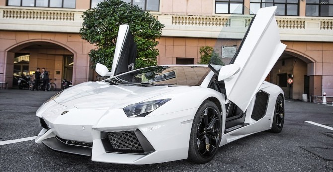 2013 Lamborghini Aventador Roadster