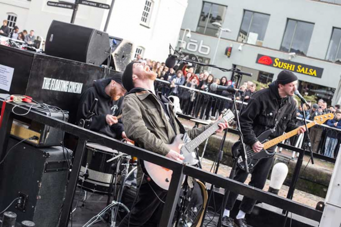 Gnarwolves Gig Barge