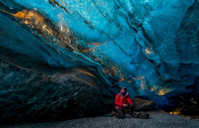 Inside Vatnajokull glacier - Camera