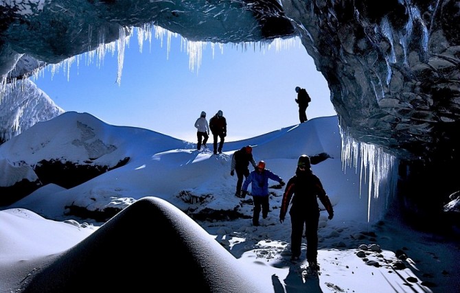 Inside Vatnajokull glacier - Entrance