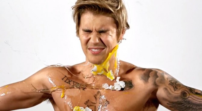 Justin Bieber Egged