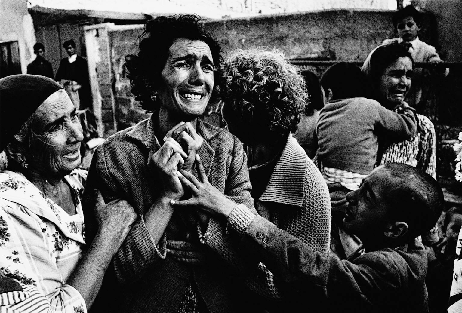 Don McCullin - War zone