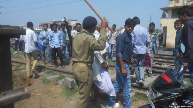 India Students Cheat Bihar Exam Building - Police Fighting Parents