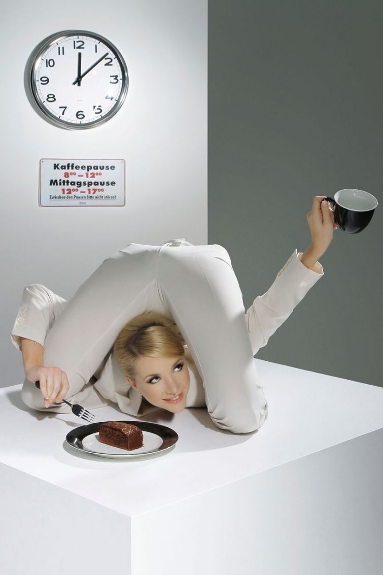 Julia Gunthel - Flexible Woman - Cake