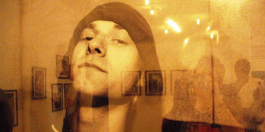 Kid Drops A+ Tinder Game On Chick By Claiming He’s Met Kurt Cobain