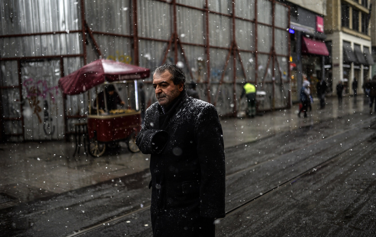 Zohra Bensemra - Snow In Istanbul