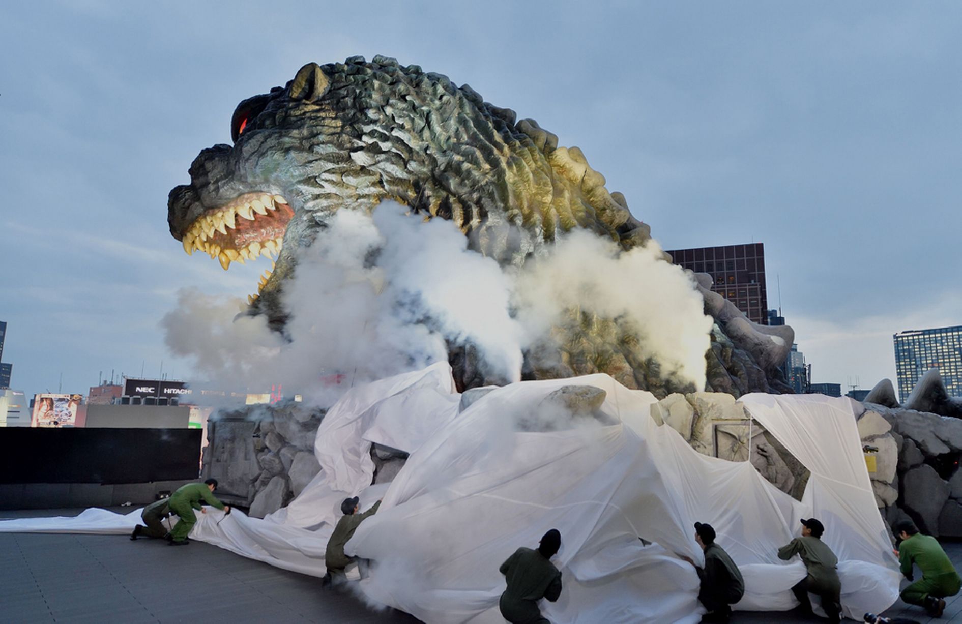 Hotel Gracery - Godzilla - Shinjuku - Head Unveiling