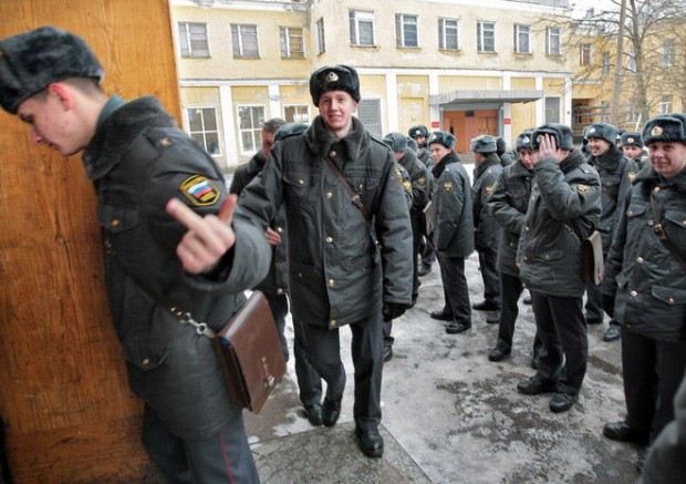 18 Hilarious Pictures Of Russian Cops In Ridiculous Situations – Page 3