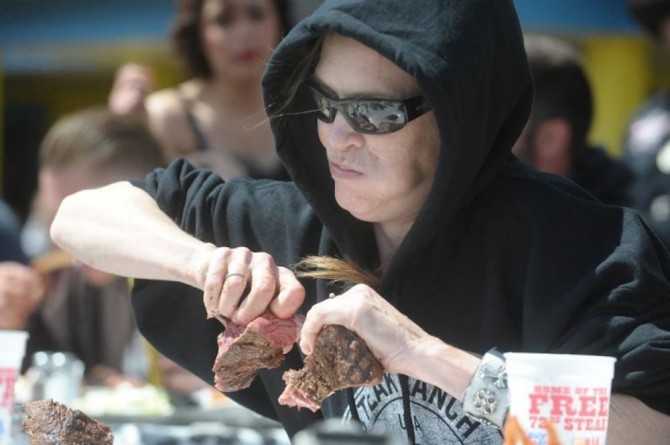 Woman Eats three Steak Dinners 20 Minutes