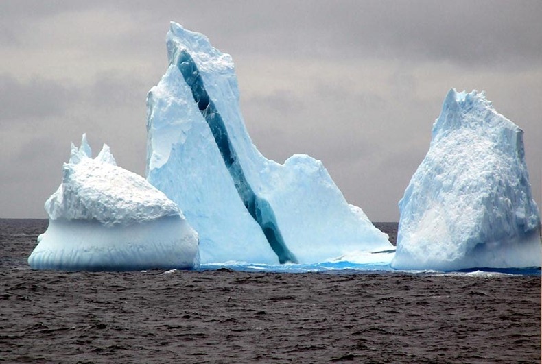 Striped Icerbergs - Blue Seam