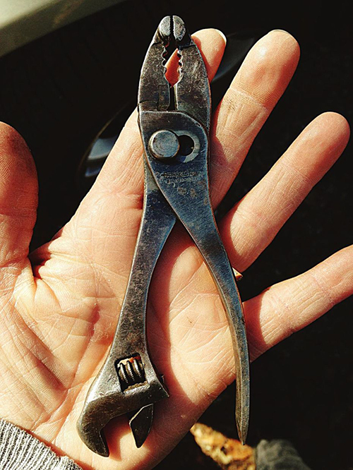 pliers