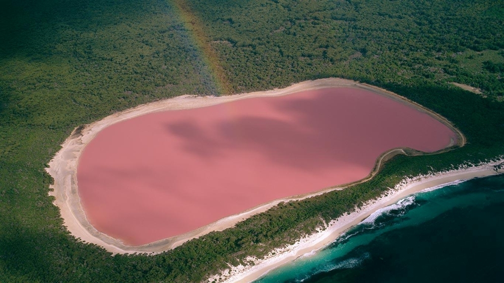 Alien Places On Earth - Lake Hillier, Australia