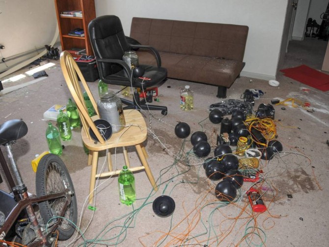 epa04924111 An undated handout photograph made available by the Aurora, Colorado, Police Department on 10 September 2015 shows the inside of the booby-trapped apartment of convicted Aurora theater shooter James Holmes, in Aurora, Colorado, USA. Police found gunpowder, fuses, bullets and wiring in the apartment that authorities claim intended to injure anyone entering it. Holmes was convicted to 12 life sentences plus 3,318 years for wounding 70 people and killing 12 on 20 July 2012. EPA/AURORA POLICE DEPARTMENT / HANDOUT HANDOUT EDITORIAL USE ONLY
