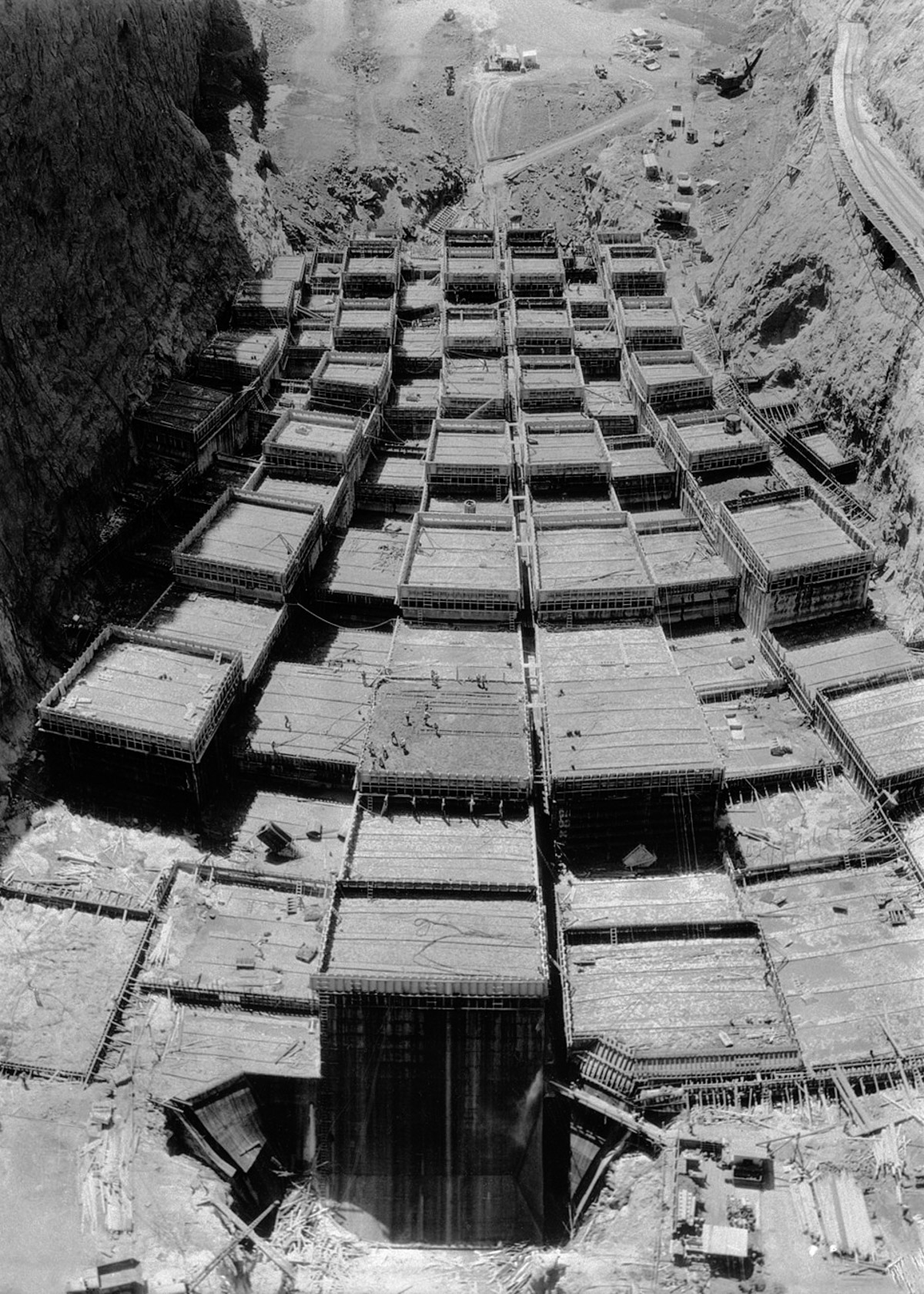 11 Sep 1933, Boulder, Colorado, USA --- Original caption: Progress of Boulder Dam construction. Striking scenes of the progress of the construction work on Boulder Dam. This photo shows the concrete and steel foundation of the dam. --- Image by © Bettmann/CORBIS