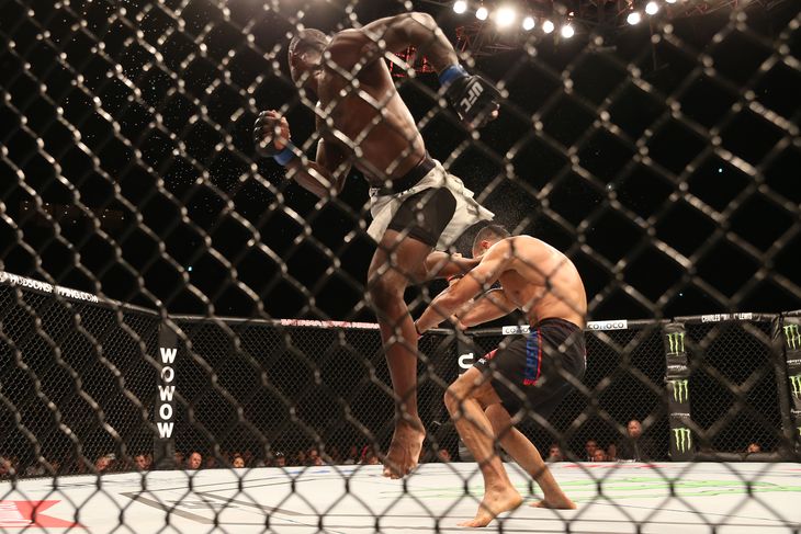 Uriah Hall Absolutely NAILS The Perfect Spinning Back Kick — Was This Luck Or Pure Skill?