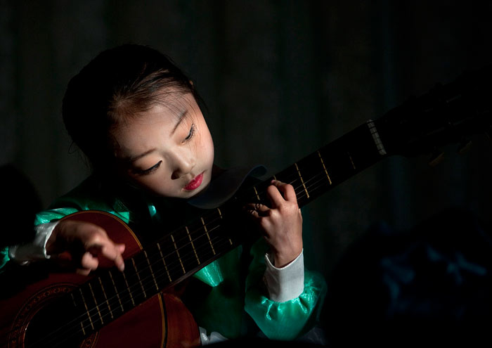 Eric Lafforgue - North Korea - Guitar Kid