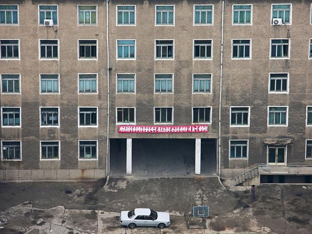 Eric Lafforgue - North Korea - Sleeping Building