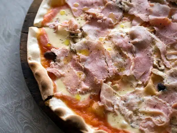 Man Threatens To Smash Up Manchester City Centre After Being Denied A Ham And Mushroom Pizza