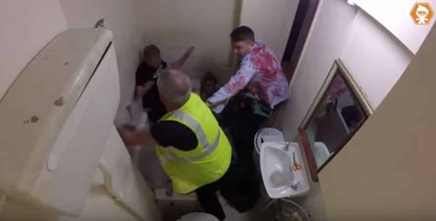 How To Scare A Plumber Prank Goes Seriously Wrong, Plumber Goes NUTS On Pranksters