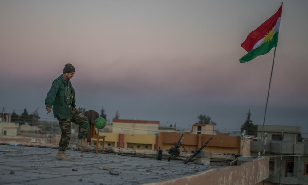 kurdish-forces-celebrate-after-taking-sinjar-body-image-1447460859