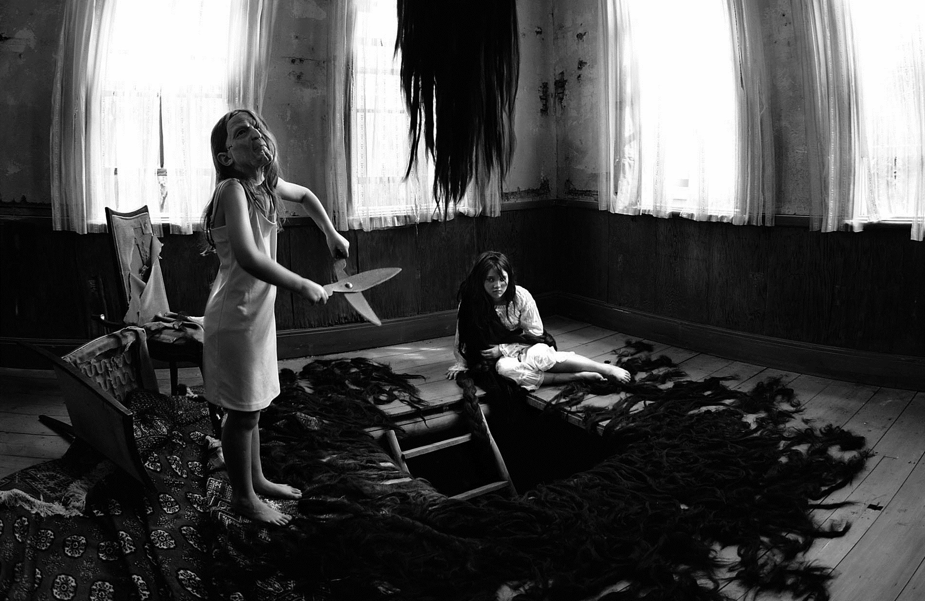 Nightmarish Japanese Photography Based On Grimm Fairy Tales