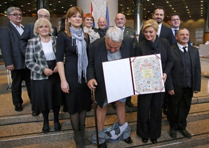 Old Man's Pants Fall Down Presidential award