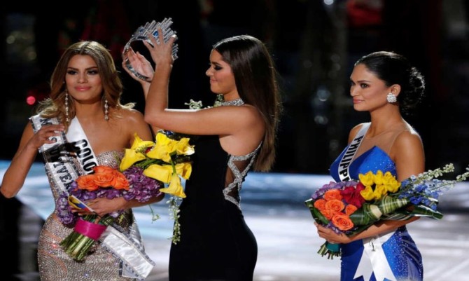 miss universe header