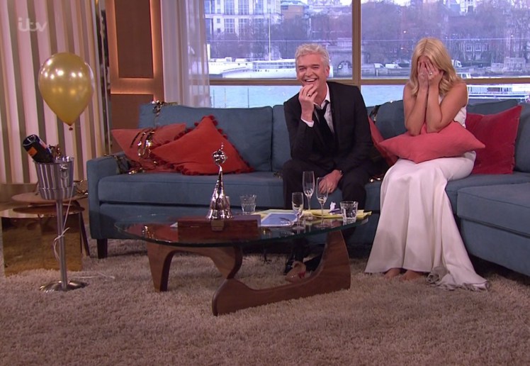 Holly Willoughby And Philip Schofield Turned Up In The Same Clothes As Last Night On This Morning