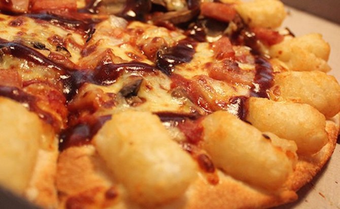 Tater Tot Pizza