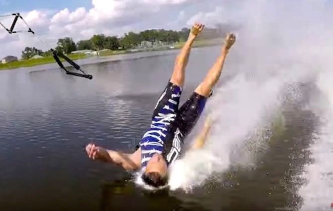 Barefoot Water Skiing Crashes