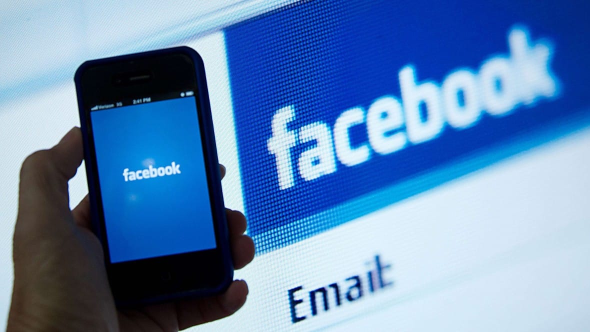 Here’s How To Play The Secret Game Hidden In Facebook Messenger