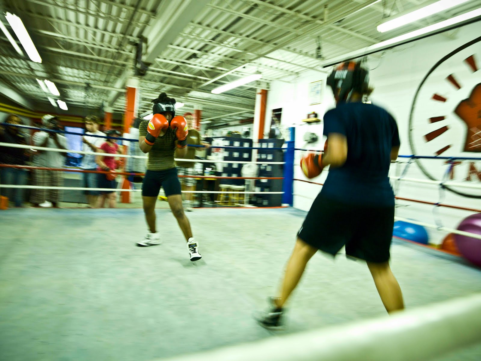 TORONTONEWSGIRLSBOXING _64