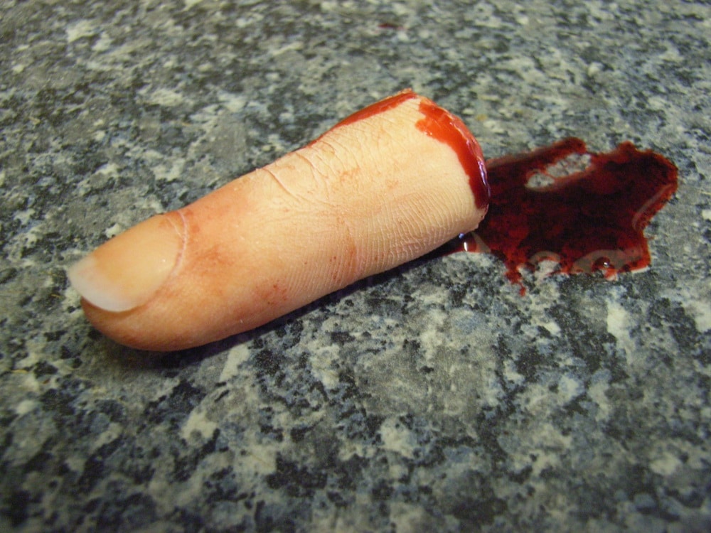 rufe persful cut fingers off