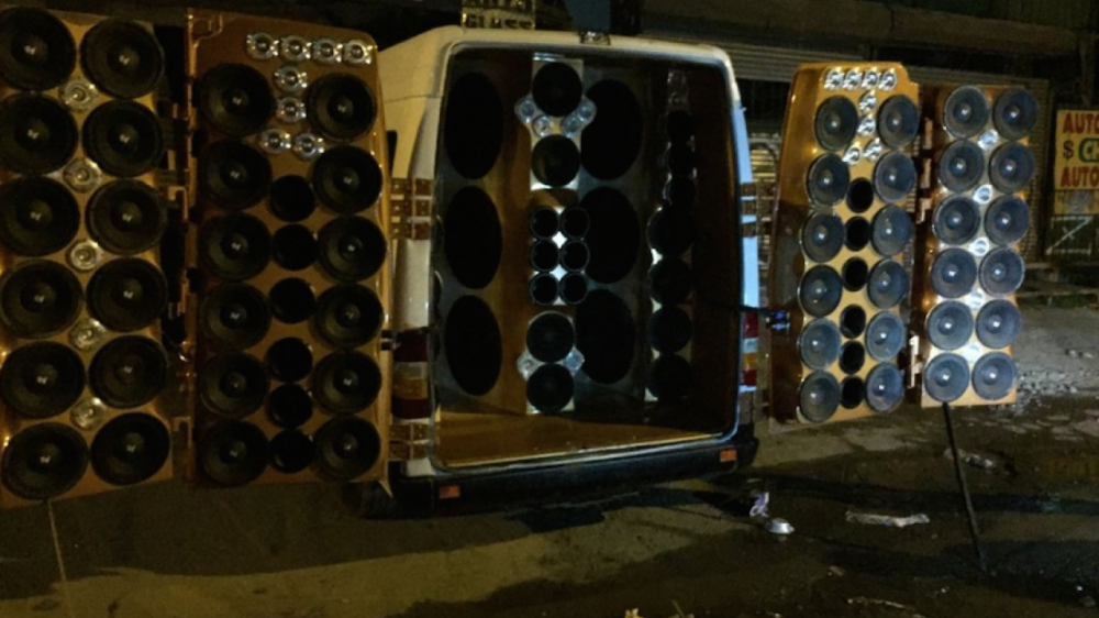 80 speakers van