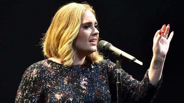 Adele Went IN On A Fan Mid-Concert For Filming Her Show (VIDEO)
