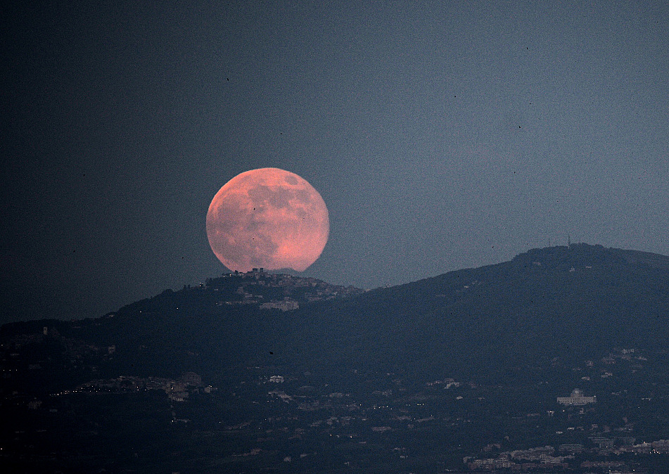 strawberry moon