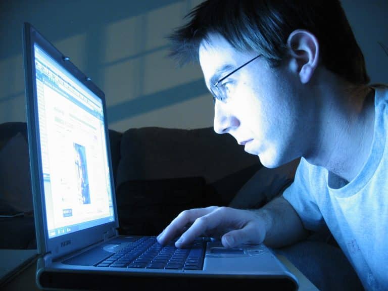 Man Sues Right Marry Computer