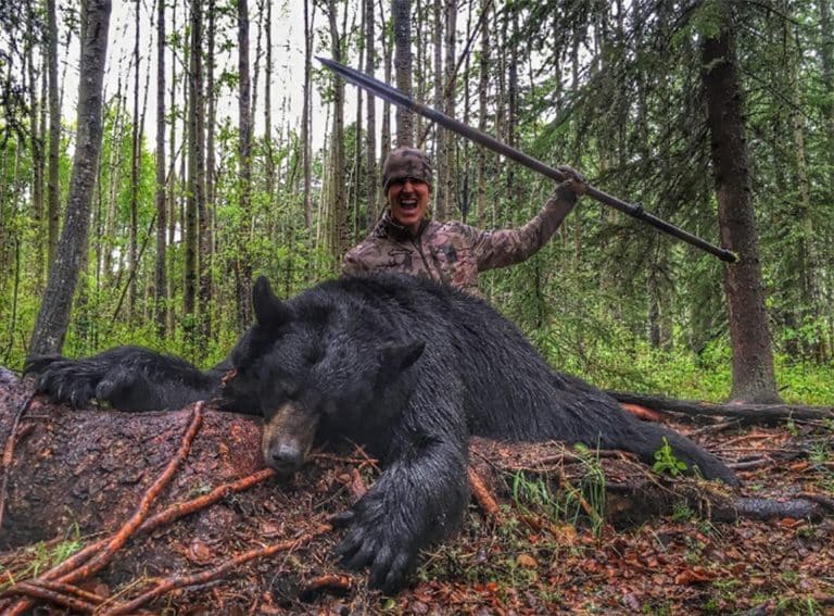 this-guy-actually-thought-it-was-acceptable-to-kill-a-bear-with-a-spear