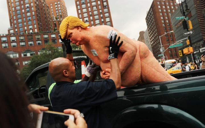 Naked trump destoyed