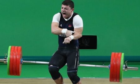 Power Lifter Dislocates Shoulder