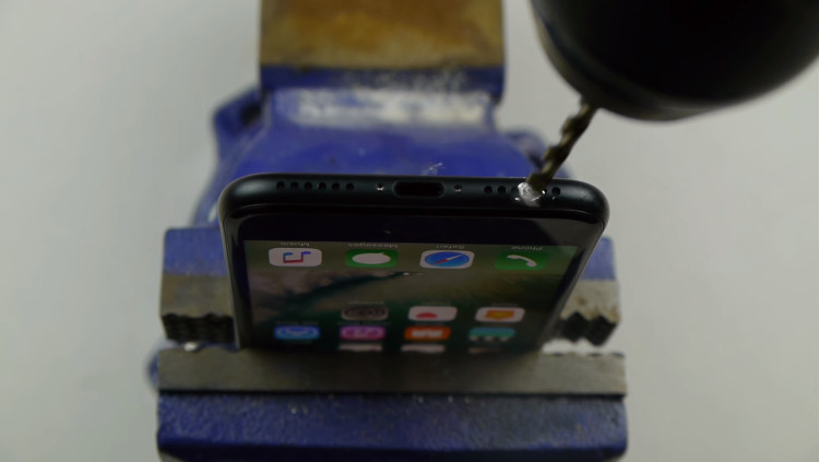 iphone-7-headphone-jack-drill