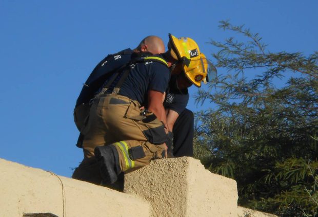 guy-stuck-chimney-1