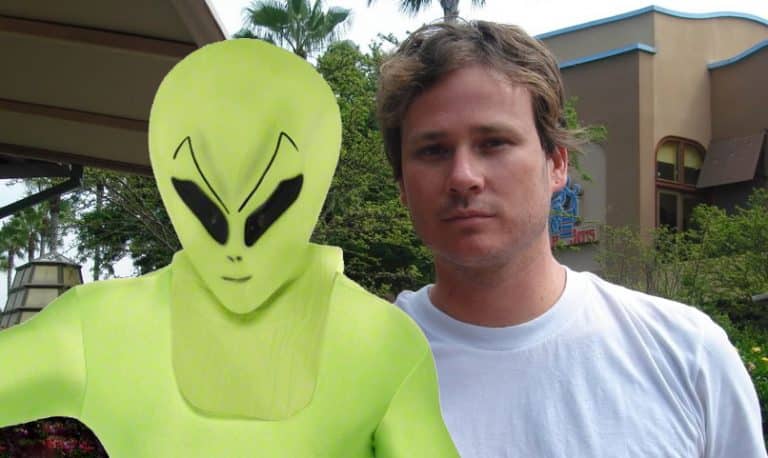 We Should’ve Taken Tom DeLonge More Seriously When He Left Blink 182 To Focus On Aliens