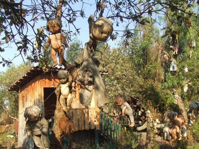 island-of-the-dolls